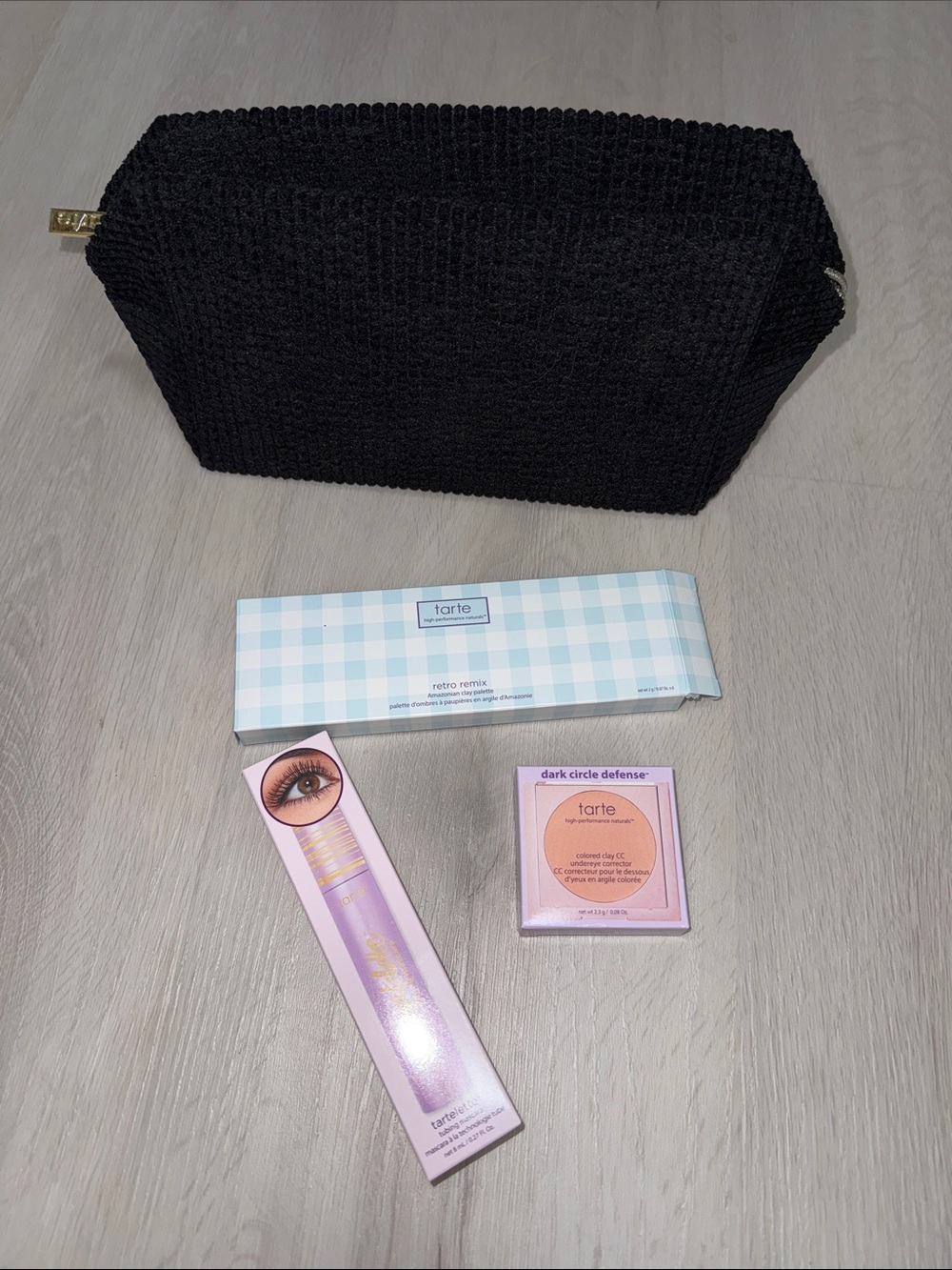 Tarte Eyeshadow Palette, CC Under Eye Corrector, Tubing mascara & makeup bag bun